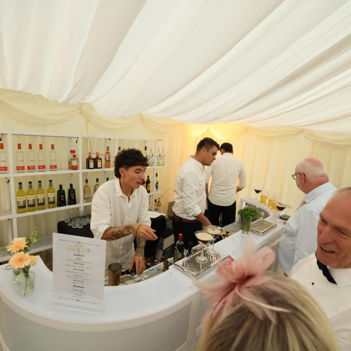 mobile bar vs venue bar